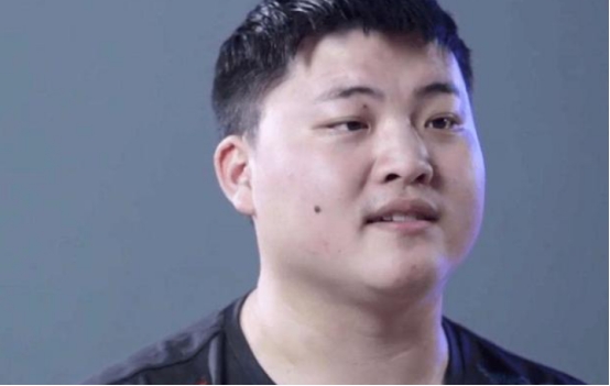 zoom|Zoom直播辅助UZI被喷演员后脸黑下播？事实并非如此