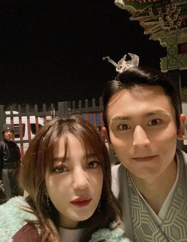 赵薇|赵薇遭全网封杀背后，不止跟张姓男艺人有关，瓜比网友想象更严重