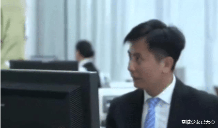 歹徒抢劫银行只为2万块,抢到客户的钱又还回去,称不拿老人的钱