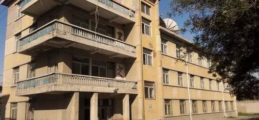 长脖子爸比说|石嘴山军工厂,位处偏僻山谷中,设备齐全代号“102”,废弃不堪