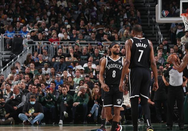 追寻星座的世界 3消息！篮网签约赚大了，曝热火3换1交易欧文方案，西蒙斯被禁赛