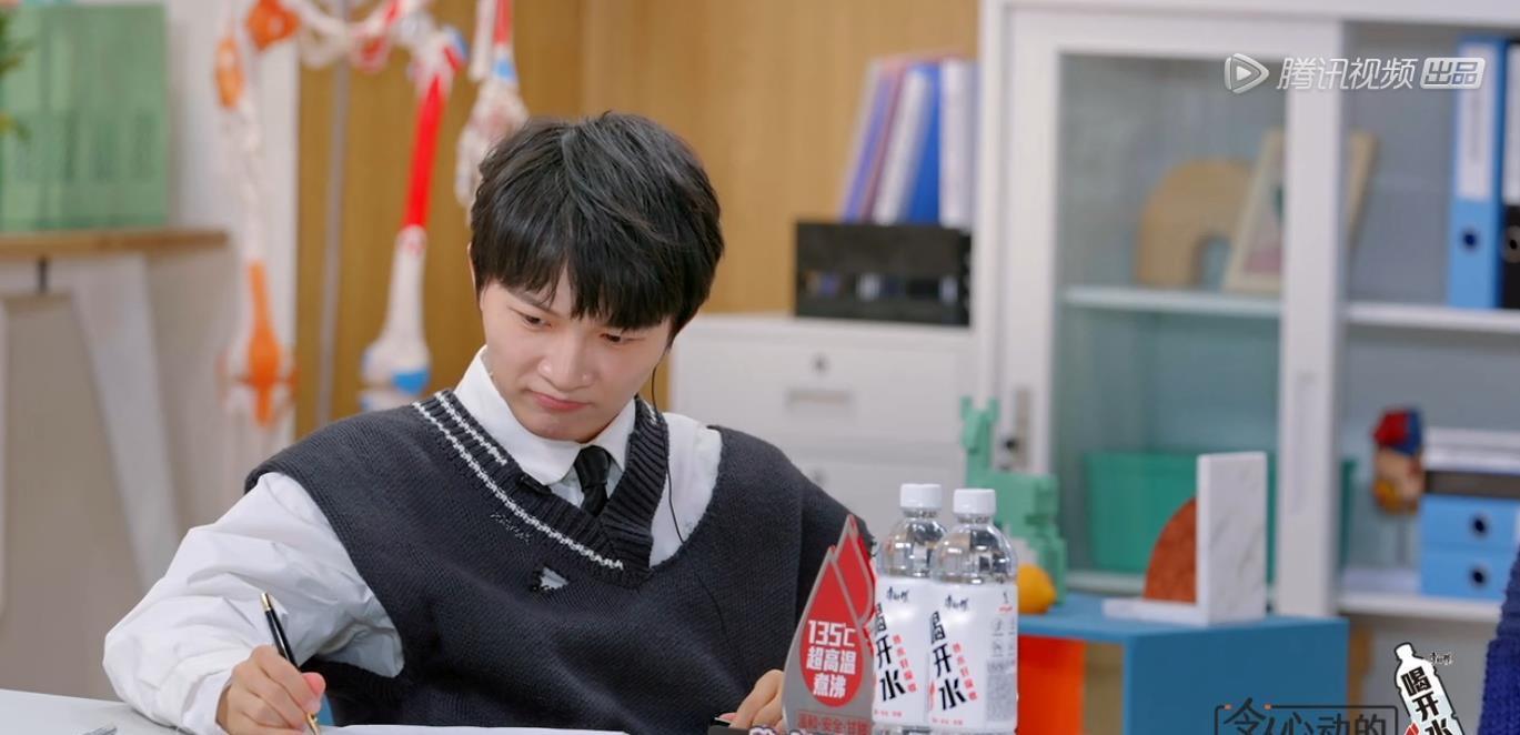 王蕊|《心动的offer》反转不断,王蕊遭遇谵妄症大爷,戳中周深笑点!