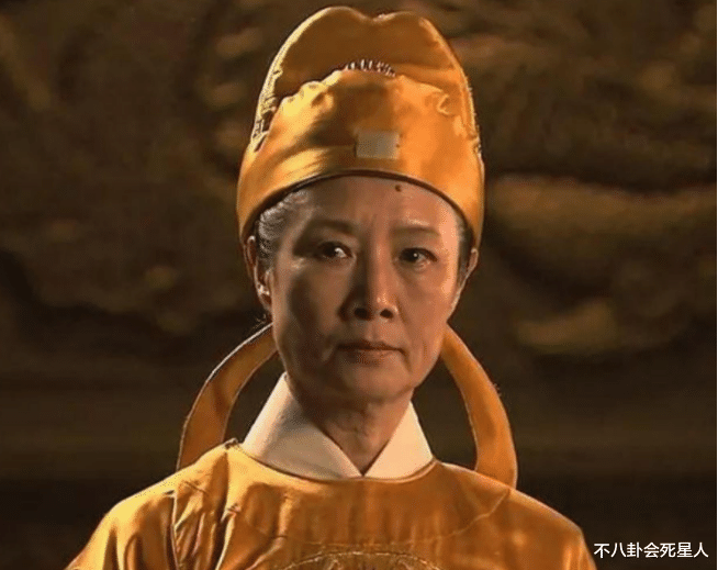 武则天|14版武则天对比，谁霸气十足不怒自威，谁气场不够强行尬演