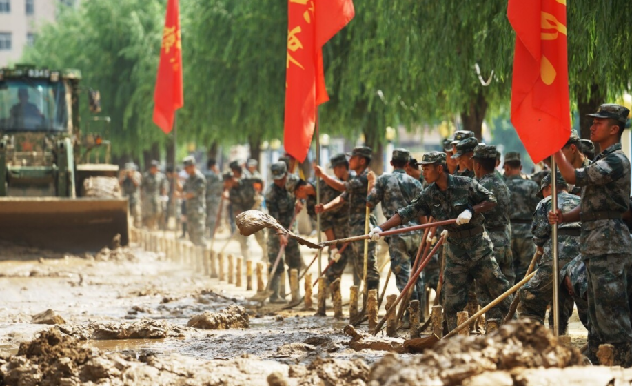 小怪兽的快乐|河南洪灾,却被娱乐明星,当成表演戏台!救灾表演背后的黑暗流量