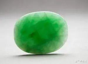 翡翠|这几种翡翠毫无价值，和普通石头没有区别！偏偏有很多人佩戴！