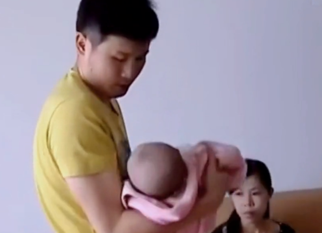 蓦然一牟 30岁女子当初让闺蜜当伴娘，不料闺蜜被丈夫看上，如今后悔都晚了