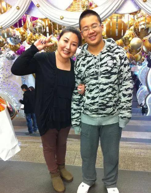 赵丽颖|同样是“德云社少东”，把郭麒麟和郭汾玚放在一起看，差距就来了