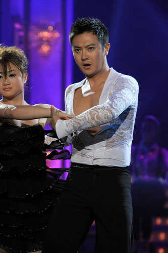 吴宣仪|一个女人毁了他，一个女人骗了他，43岁的印小天就这样改写了命运