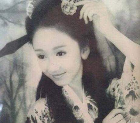 娄艺潇|曾经的“胡一菲”再也见不到了，网友捶胸表示惋惜