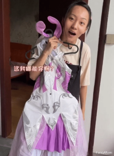 姐姐|“疯产姐妹”坐拥4000万粉丝，闺蜜张小花从不露脸，究竟长什么样