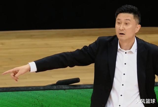 蘇偉|0分6板4犯！阿聯替身一戰打出價值，如今誰還會說他不會打籃球？