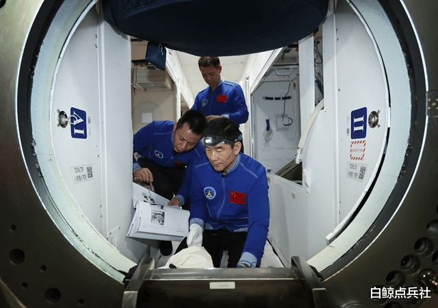 航天员 太空迎来“新客人”，女航天员将“出差”6个月，她到底是谁？