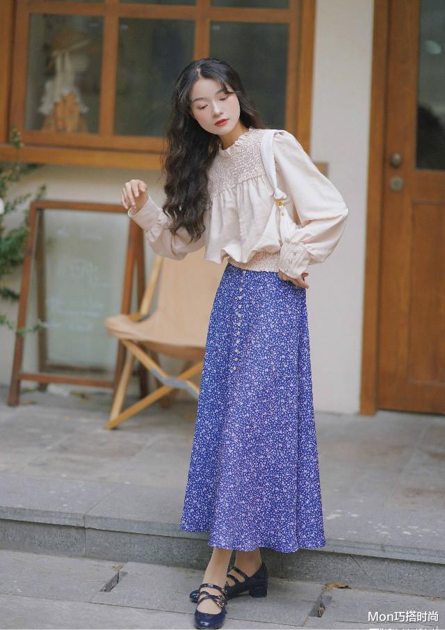 Mon巧搭时尚|女人不管穿长裙还是穿短裙，一定要牢记“中间法则”，能遮肉增高