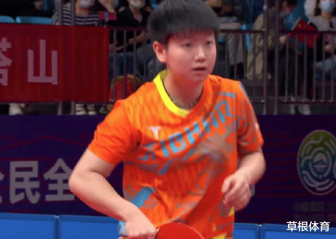 孙颖莎|3-0到3-2到4-2，国乒小魔王搭上4强班车，单手握拳庆祝，全场欢呼