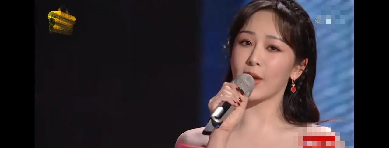 周深|张小斐暴露了贾玲的失落？周深太可爱了？跨年晚会杨紫惊艳亮相？