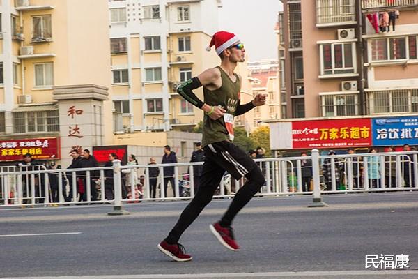 民福康|喝酒上脸的原因，是什么？爱喝酒的人，平时怎么做对身体好？