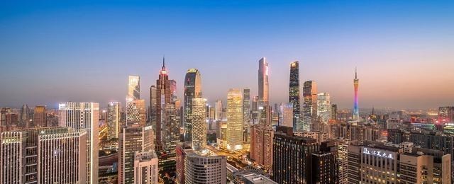 梵恩诗伊宁哥|上半年GDP公布，四大直辖市表现如何？天津吊车尾了？仅排23位