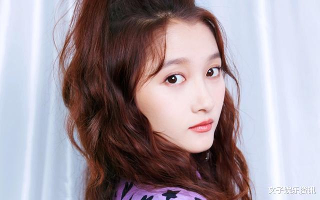 贾玲|关晓彤用“贾玲”造句，却偷偷换了称呼：有教养的样子真美