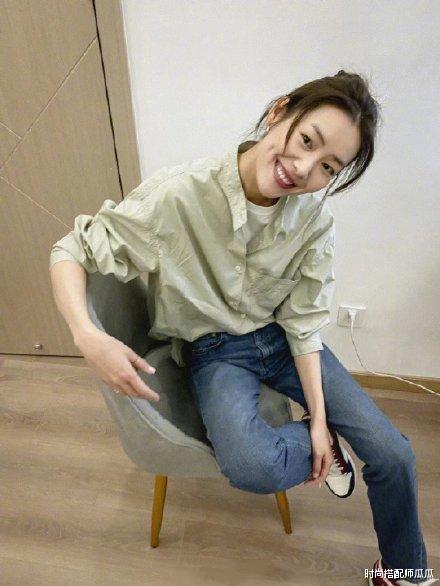 时尚搭配师瓜瓜 秋天穿衣要“去繁就简”才够高级，get这3个搭配套路，怎么穿都美