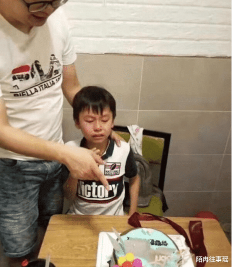 “到底是鳄鱼出了轨,还是鲶鱼劈了腿”钓上来了啥玩意?