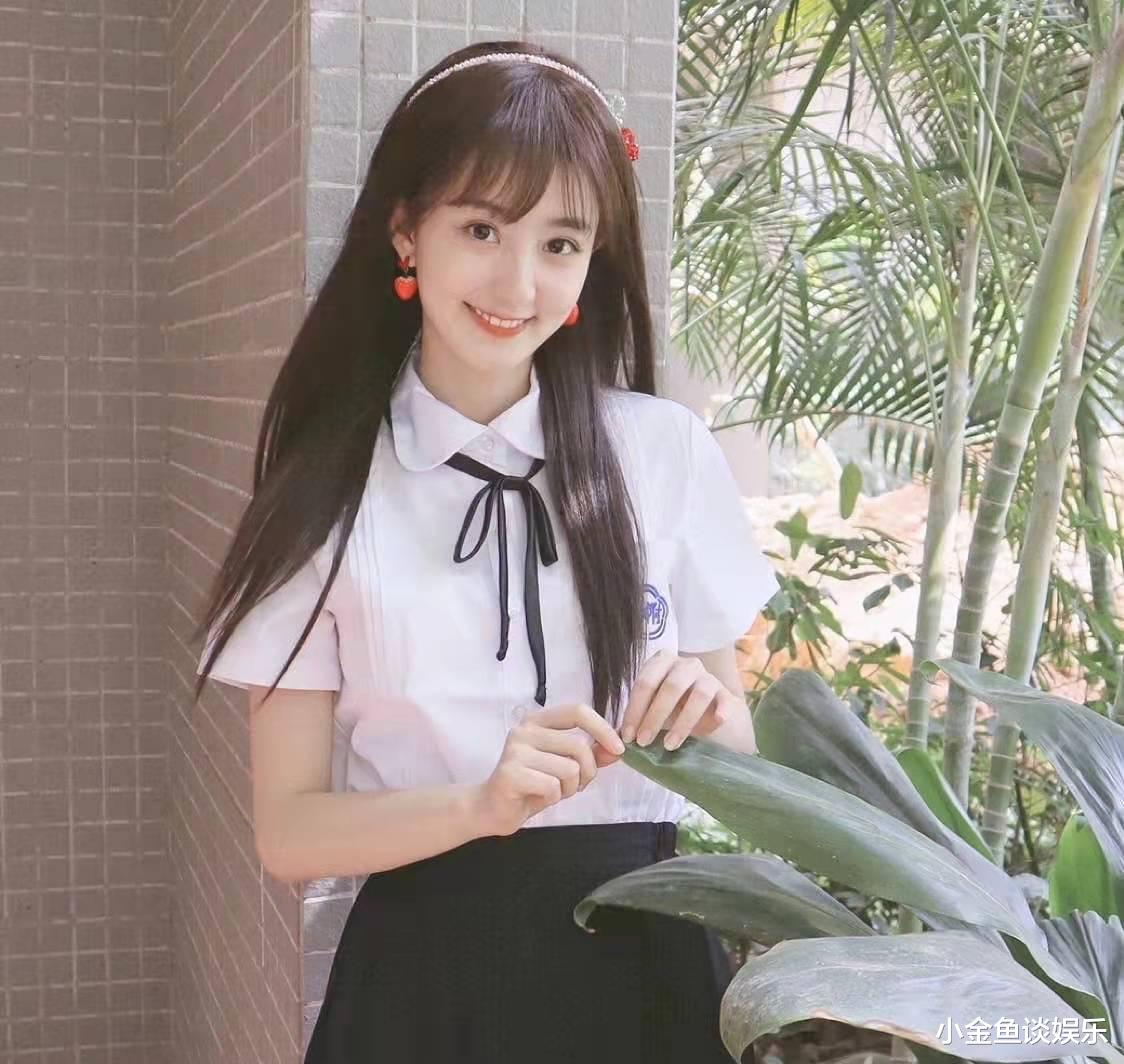 许晓诺|全网都在黑的《完美假期》“血莲花”许晓诺,这次真的红了!