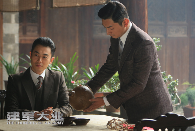 臧天朔|周总理的扮演者后继有人，朱一龙靳东等青年演员已经可以接班了