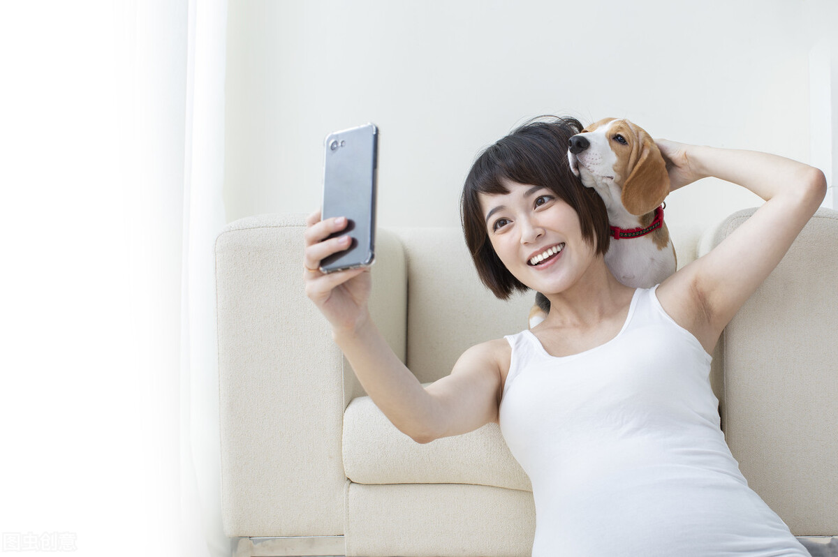 冬叶山|孕妇在孕期老是玩手机对胎儿有影响吗？其实，间接性的影响比较多