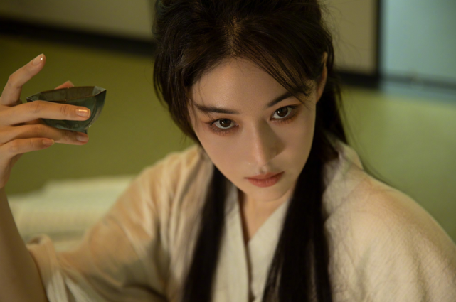 张馨予|张馨予后知后觉，感叹自己当时跳的拖拉机舞：现在看来居然有点二