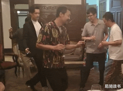 胡歌|胡歌人设崩塌，与桂纶镁私照曝光：我劝你别装了！