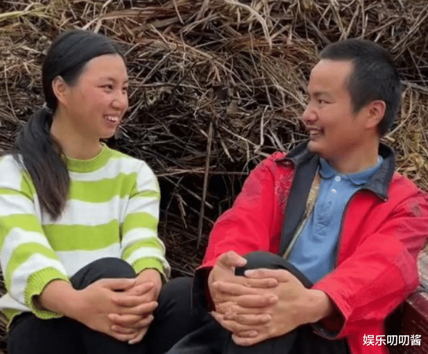 |曝牛爱芳亲爸被扒,274个视频从未露面,网友:之前剧本写死了