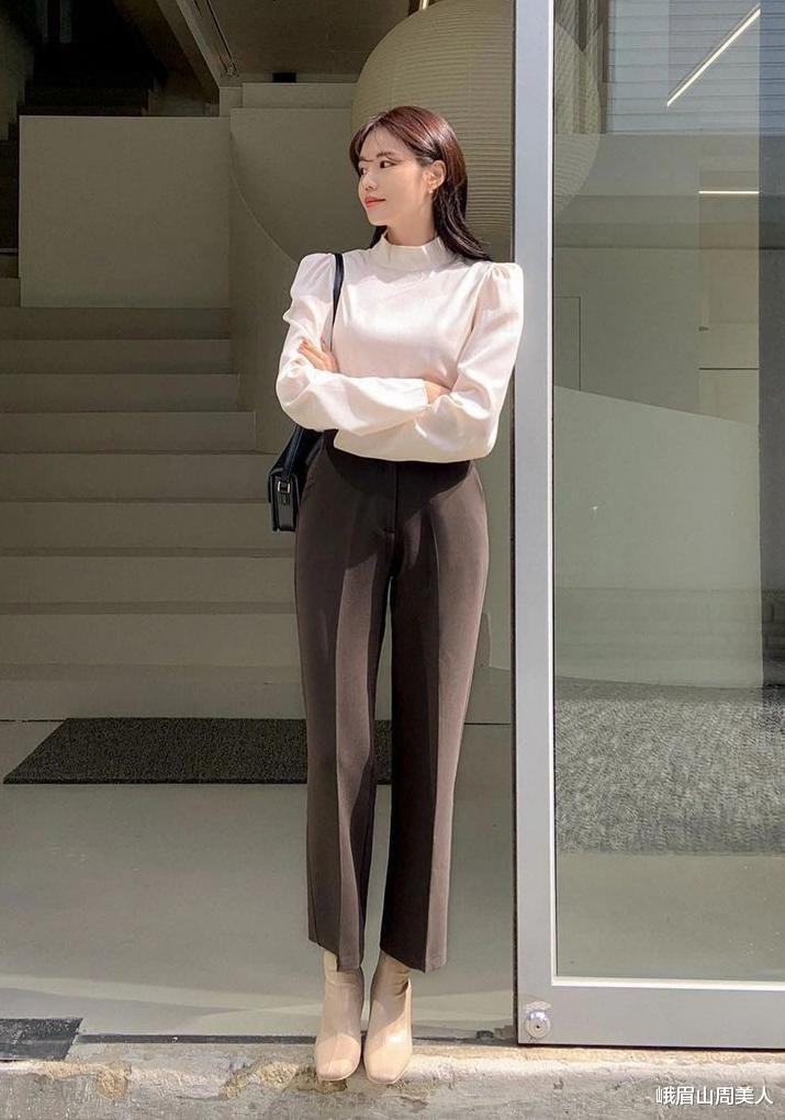 峨眉山周美人 建议四五十岁的女人，尽量不要穿阔腿裤！其实这些下装更时髦