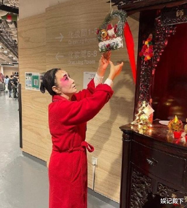 罗家英|港星罗家英拍戏从高台摔下，伤到气门，台下医护人员全程待命！