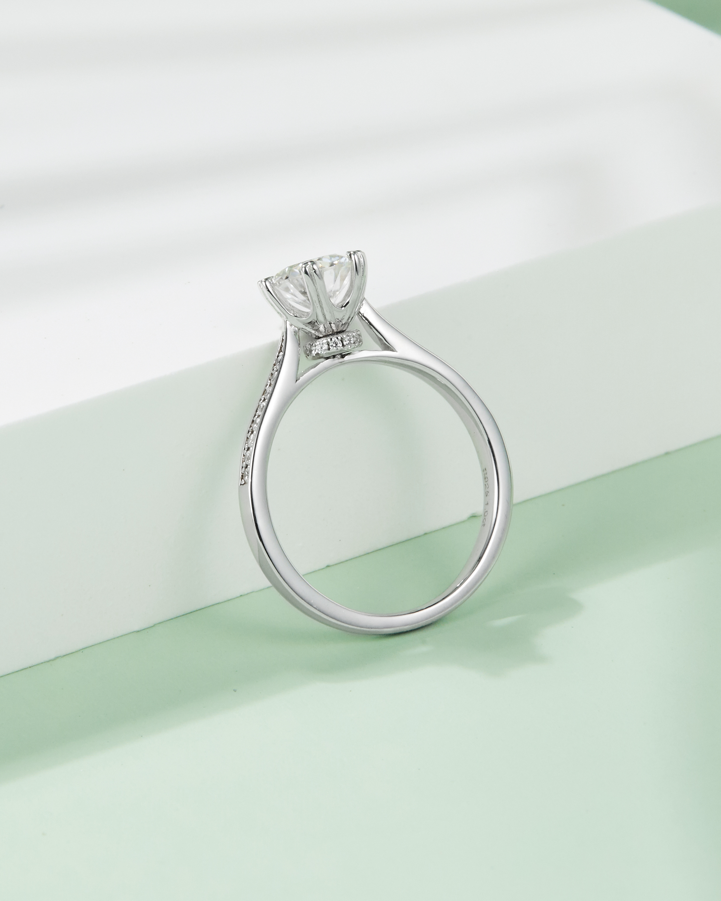 享换钻 30分的莫桑钻戒适合哪些人呢?