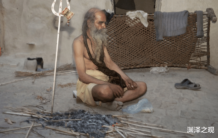 吉尼斯世界纪录|吉尼斯纪录保持者哈吉：60年没有洗过澡，身体像是穿了铠甲一样
