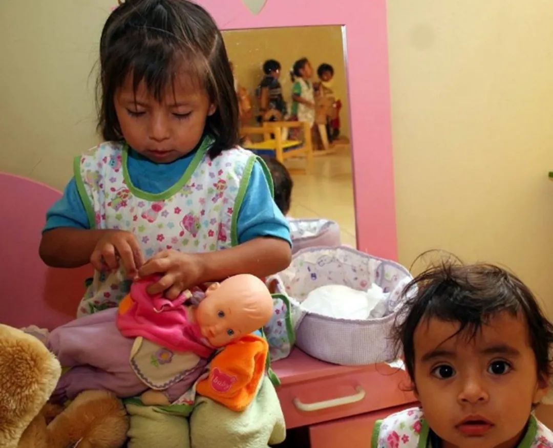 饭饭妈妈育儿|女儿害怕洋娃娃，妈妈没当回事，直到女儿说话语无伦次才开始重视