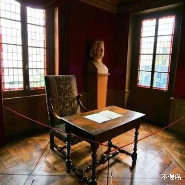 不倦岛 巴尔扎克：男人之所以过得不幸，往往是因为欲望大于能力。