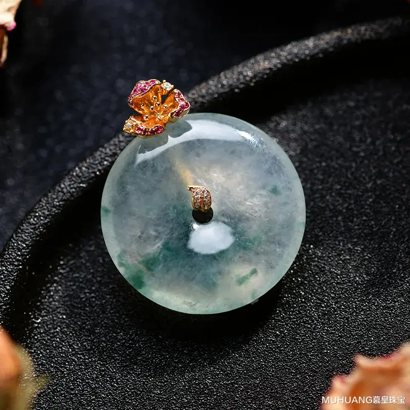 冰种翡翠|惊蛰，惊动百花争艳，且看翡翠缤纷的美。