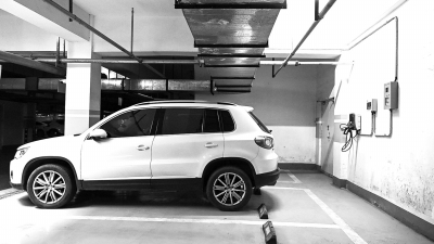 中华网河南 郑州市民想买新能源车，却被物业告知不能安充电桩