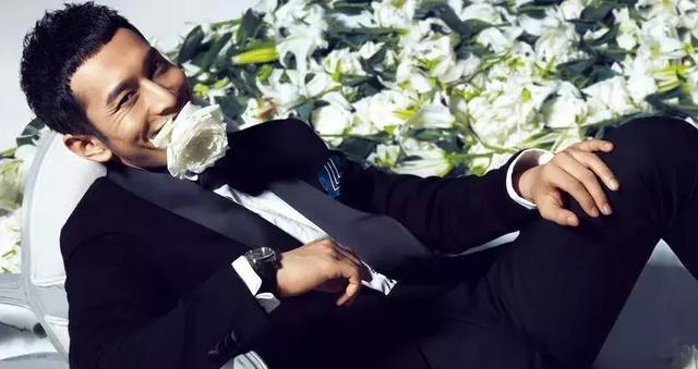 黄晓明|黄晓明最新健身效果图曝光，再次证明了他的身高不虚