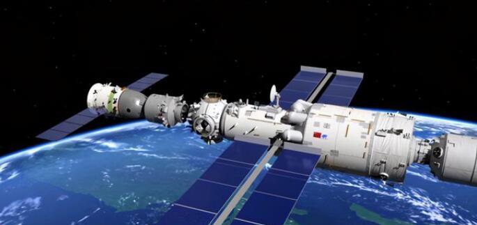 航天员 航天员在太空3个月，如何洗澡、理发？回来身上会臭吗？