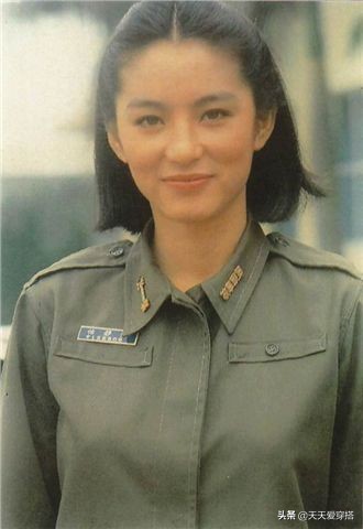 迪丽热巴|40位女明星军装照：赵丽颖金晨英气逼人，热巴娇俏，景甜青春可人