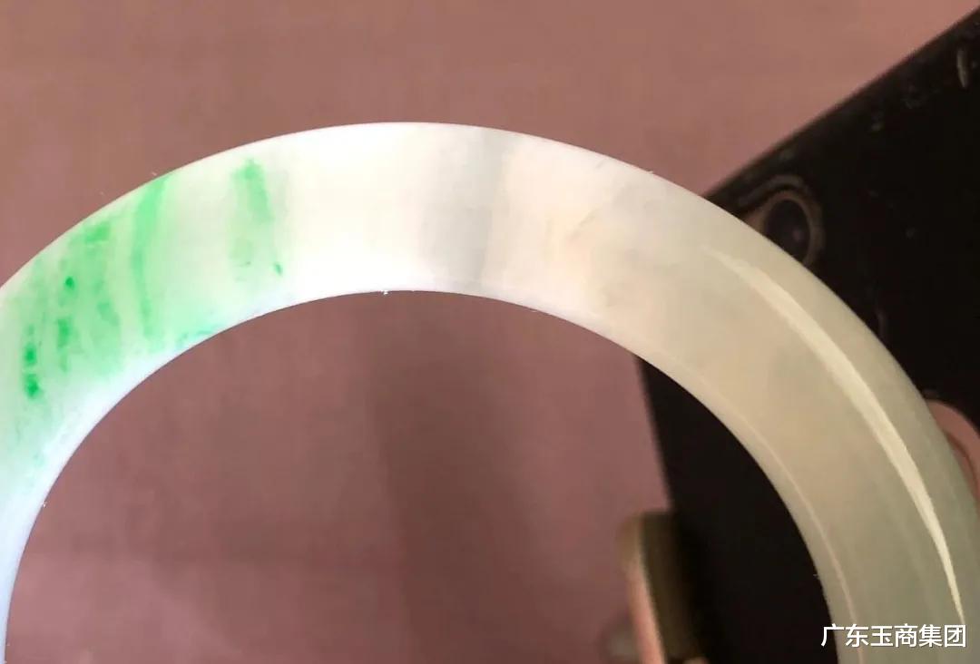 |翡翠的“棉”是怎么来的？雪花棉又有何不同？