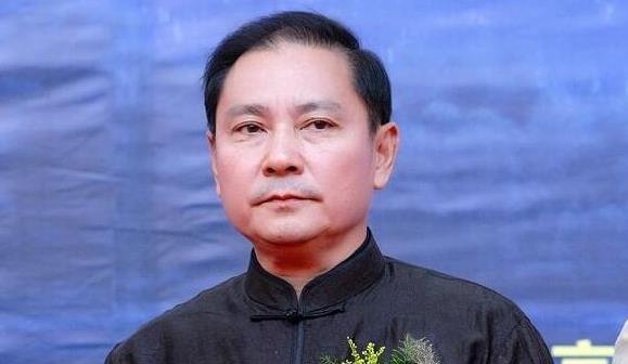 卢奇|他是演邓小平最像的演员，卓琳看到他流泪，现实生活中很低调