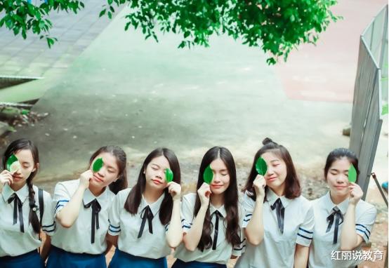 |毕业后的文科生和理科生，谁捧上的铁饭碗概率更大？答案很明显