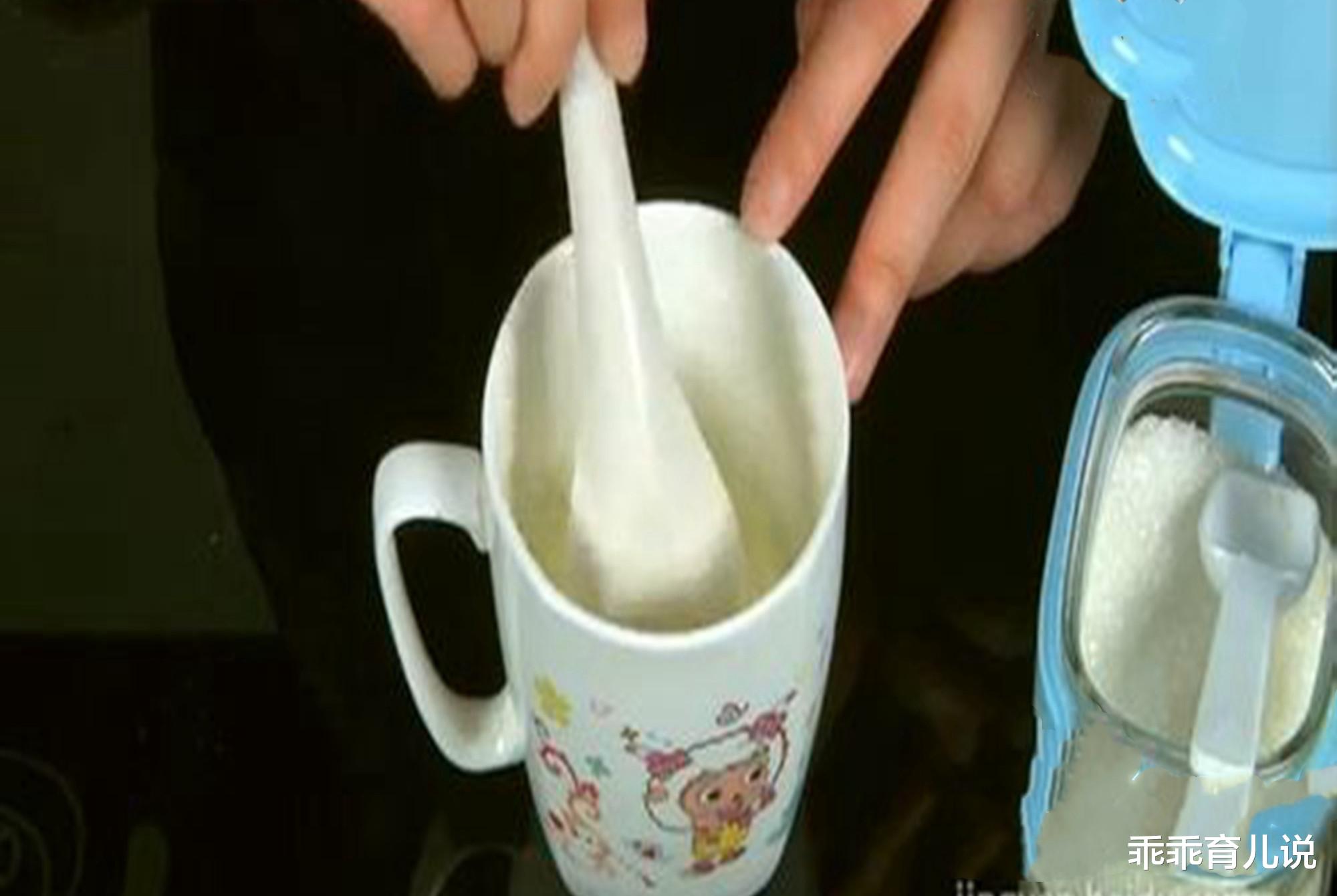 乖乖育儿说|“泡奶粉怎么能先倒水？”面对不懂奶粉的婆婆们，用5危害来警醒