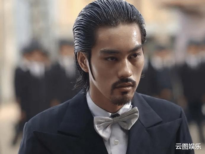 综艺节目|“李小龙专业户”陈国坤一家近照，妻子美貌出众，儿子陈真太帅气