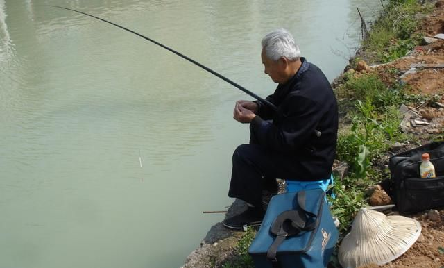 柯金健康|66岁大爷胃炎,养胃半年已正常,医生:2个养胃方法学会或有利