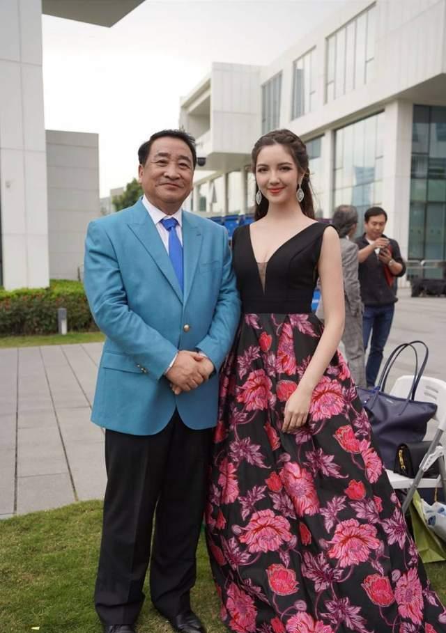 郭德纲|姜昆向郭德纲低头？采访称“逗乐老百姓”，网友：这有啥教育意义