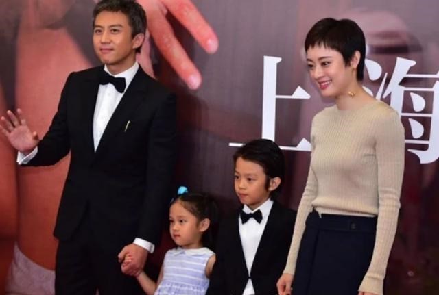 关晓彤|邓超同母异父的姐姐：打工给弟弟凑学费，邓超成名后回馈两套房