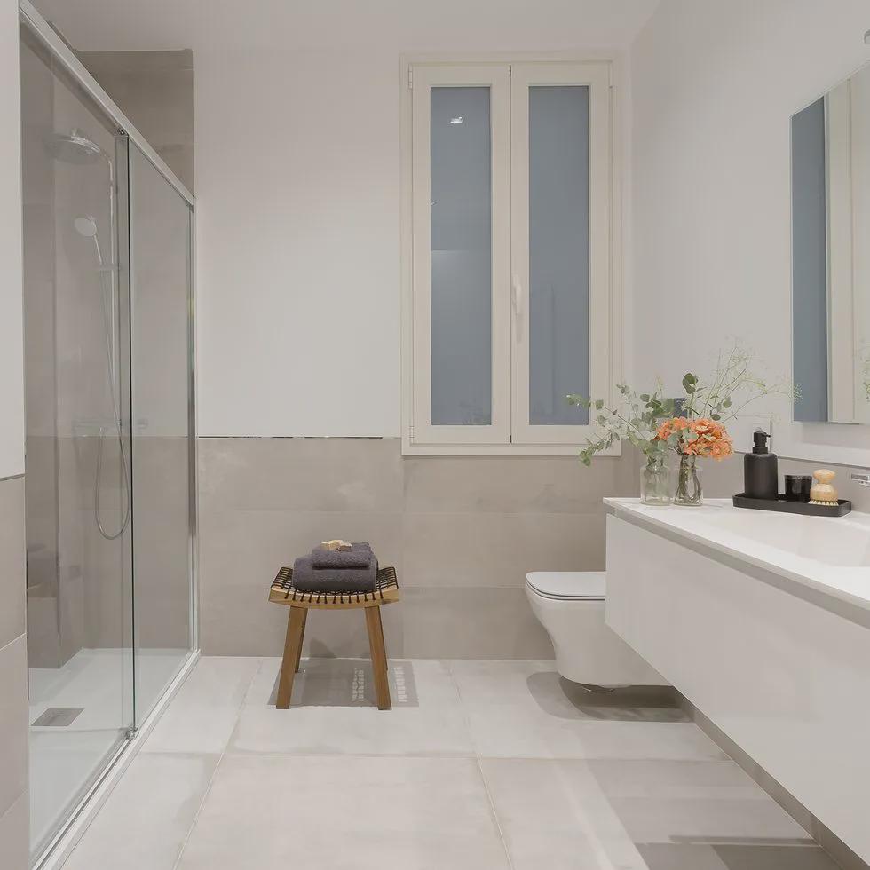 |一眼钟情这套142平,走道门洞拓宽成双开,回家都有仪式感了